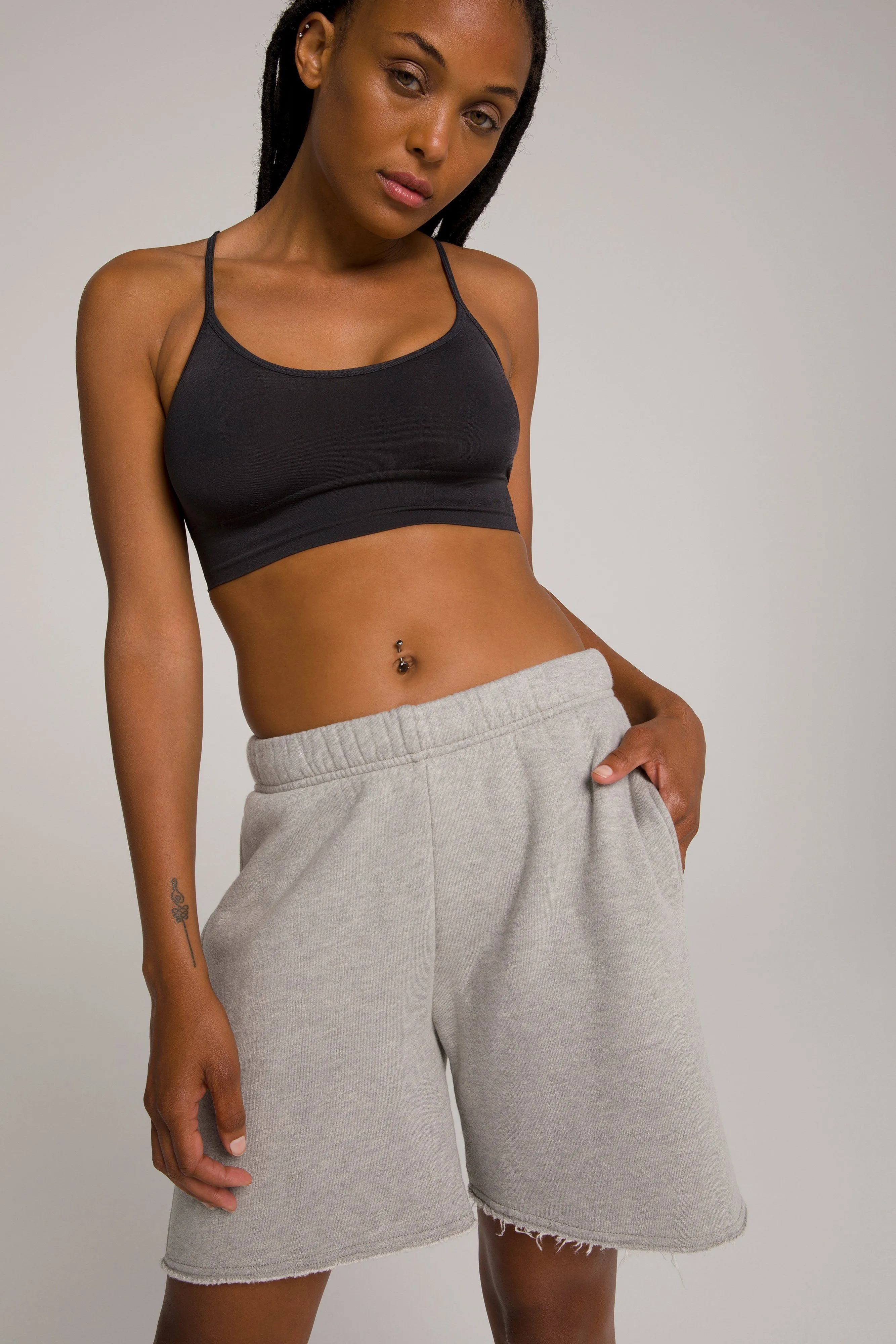 BOYFRIEND SWEATSHORT | HEATHER GREY001