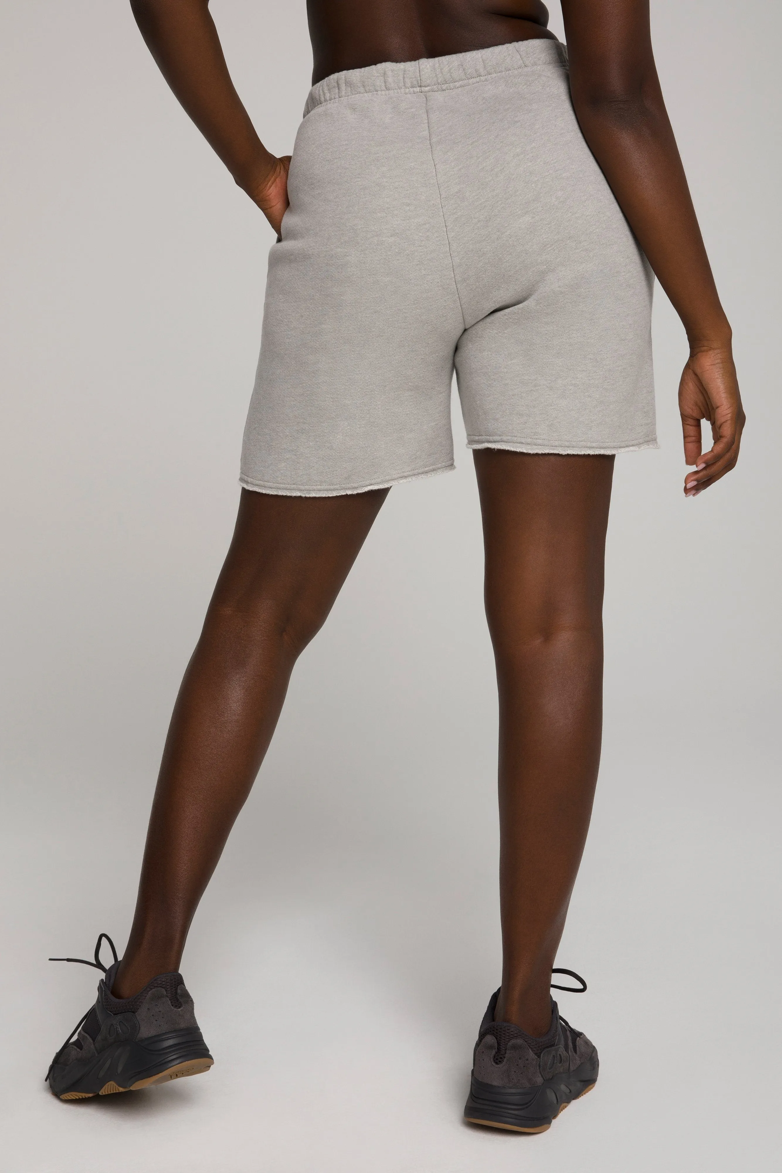 BOYFRIEND SWEATSHORT | HEATHER GREY001