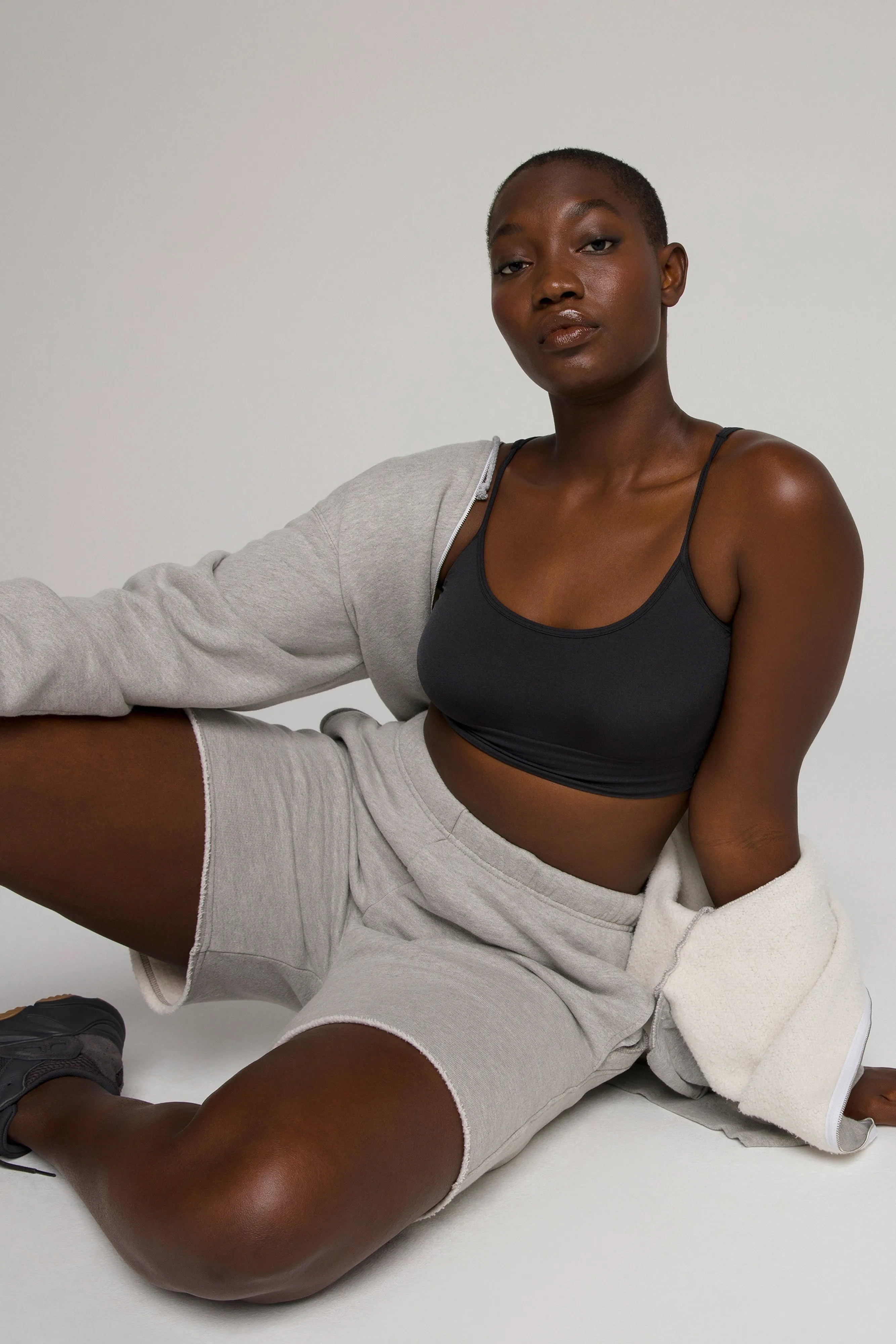 BOYFRIEND SWEATSHORT | HEATHER GREY001