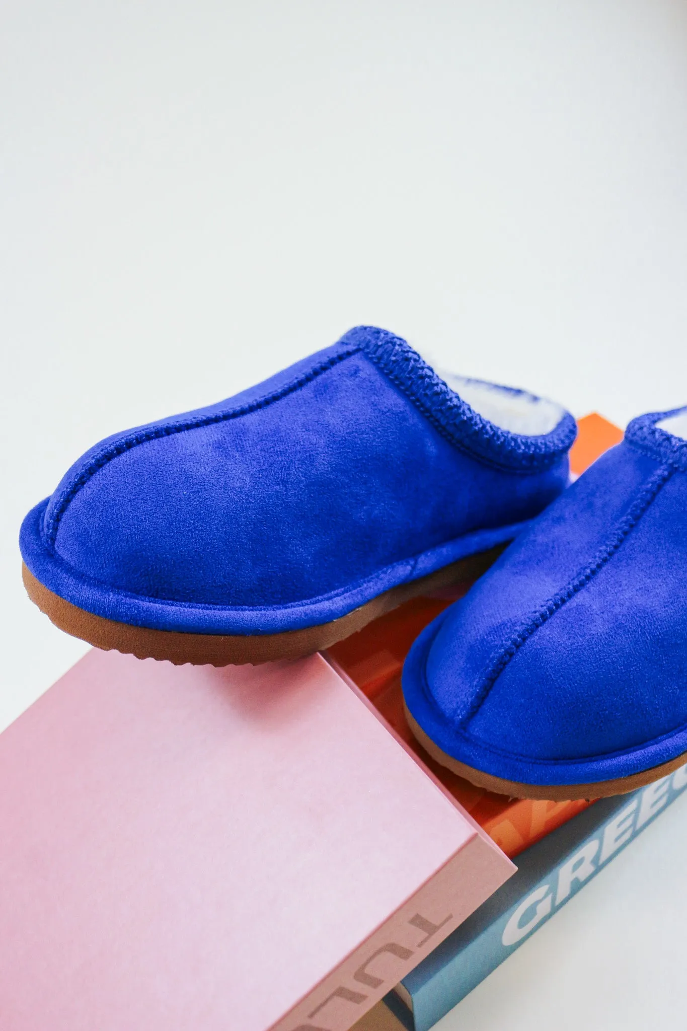 Cheers Very G Slippers -2 Colors