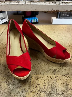 Denver Hayes Wedge Heels (Size 9)