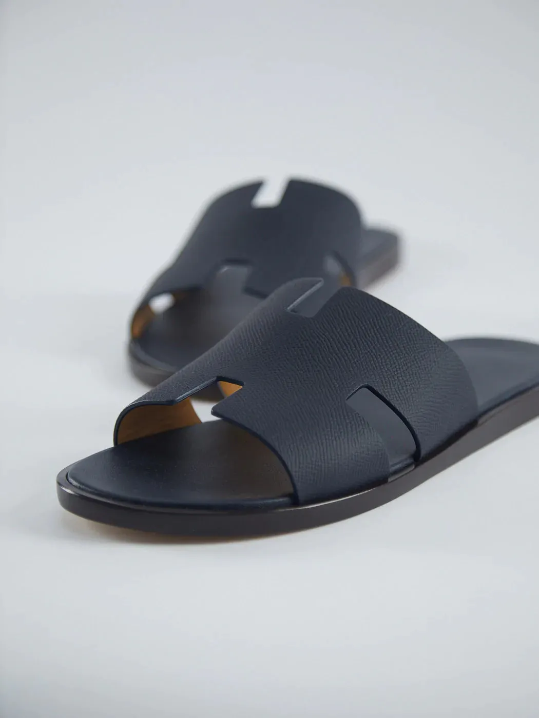 Hermès Izmir Sandals (Marine)