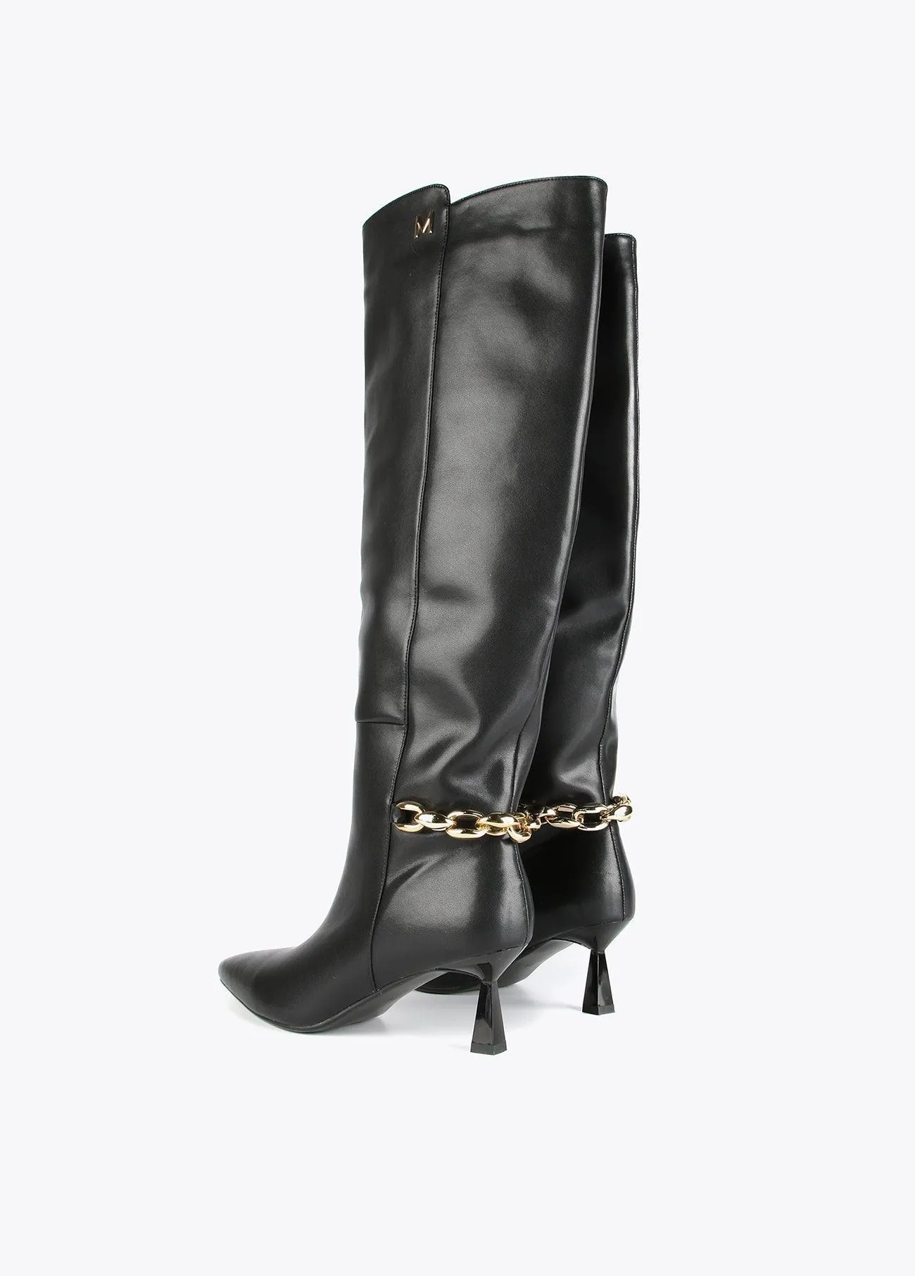 Knee-high leather boots with chain