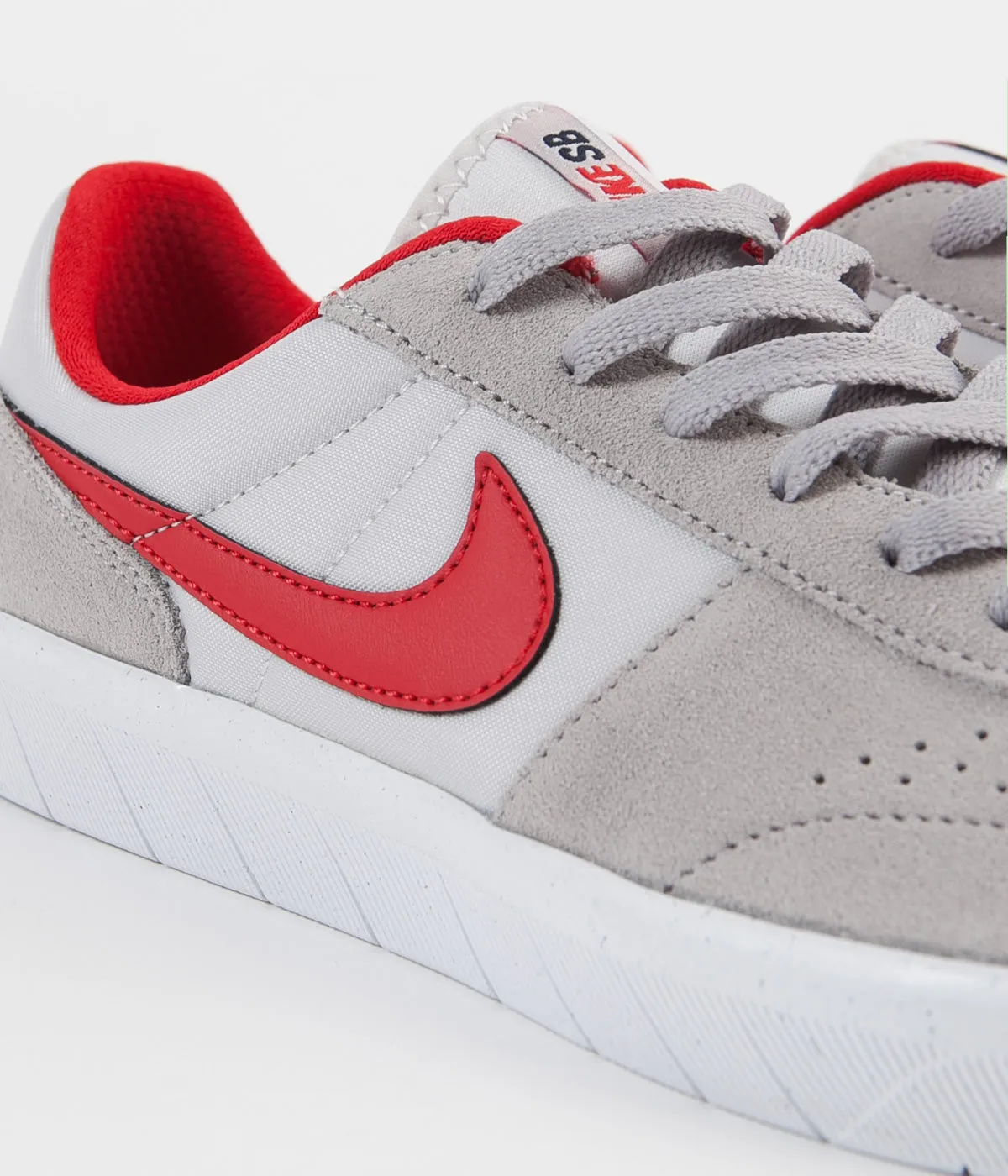 Nike SB Team Classic Shoes - Atmosphere Grey / University Red - Vast Grey