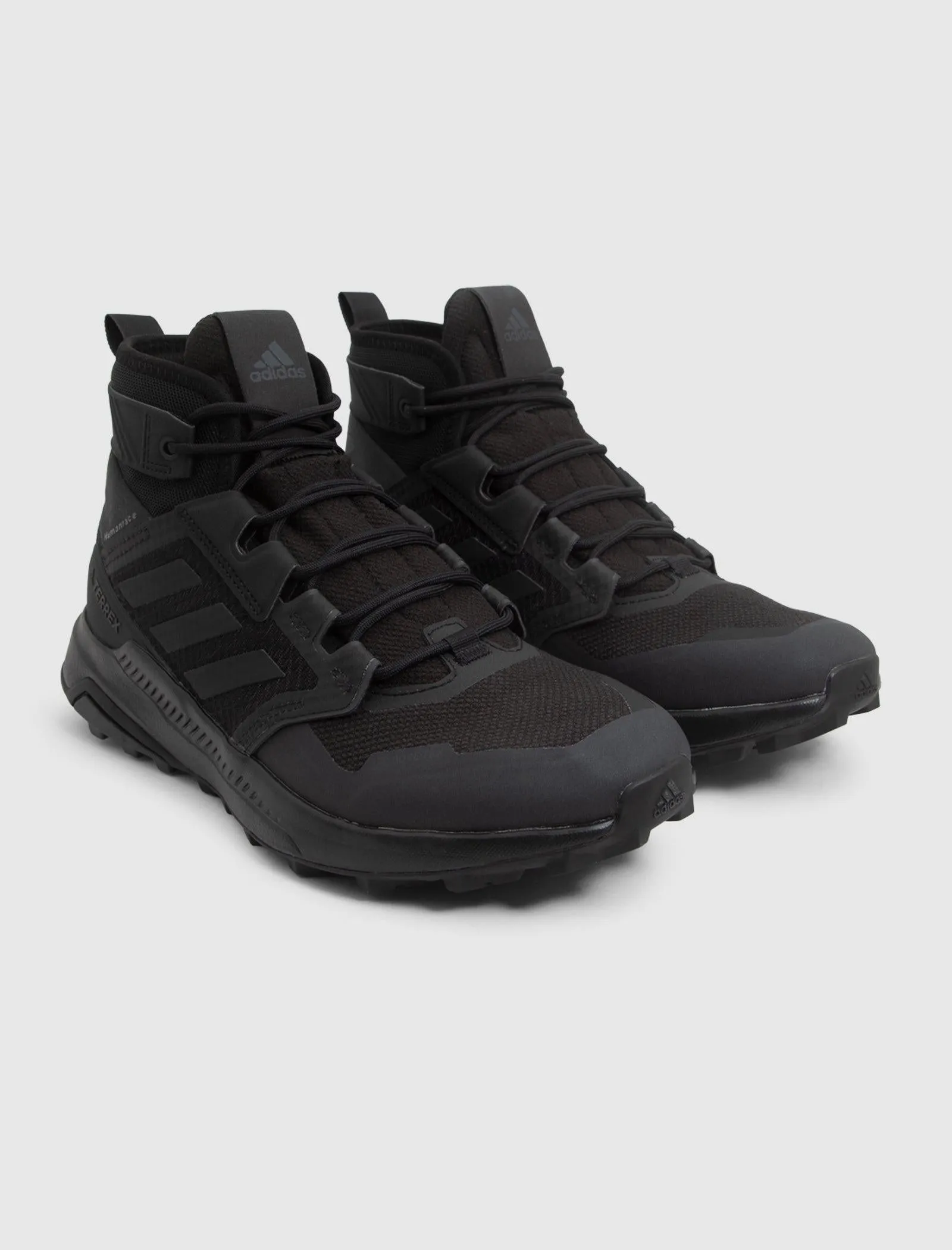 PHARRELL TERREX TRAILMAKER MID "TRIPLE BLACK"