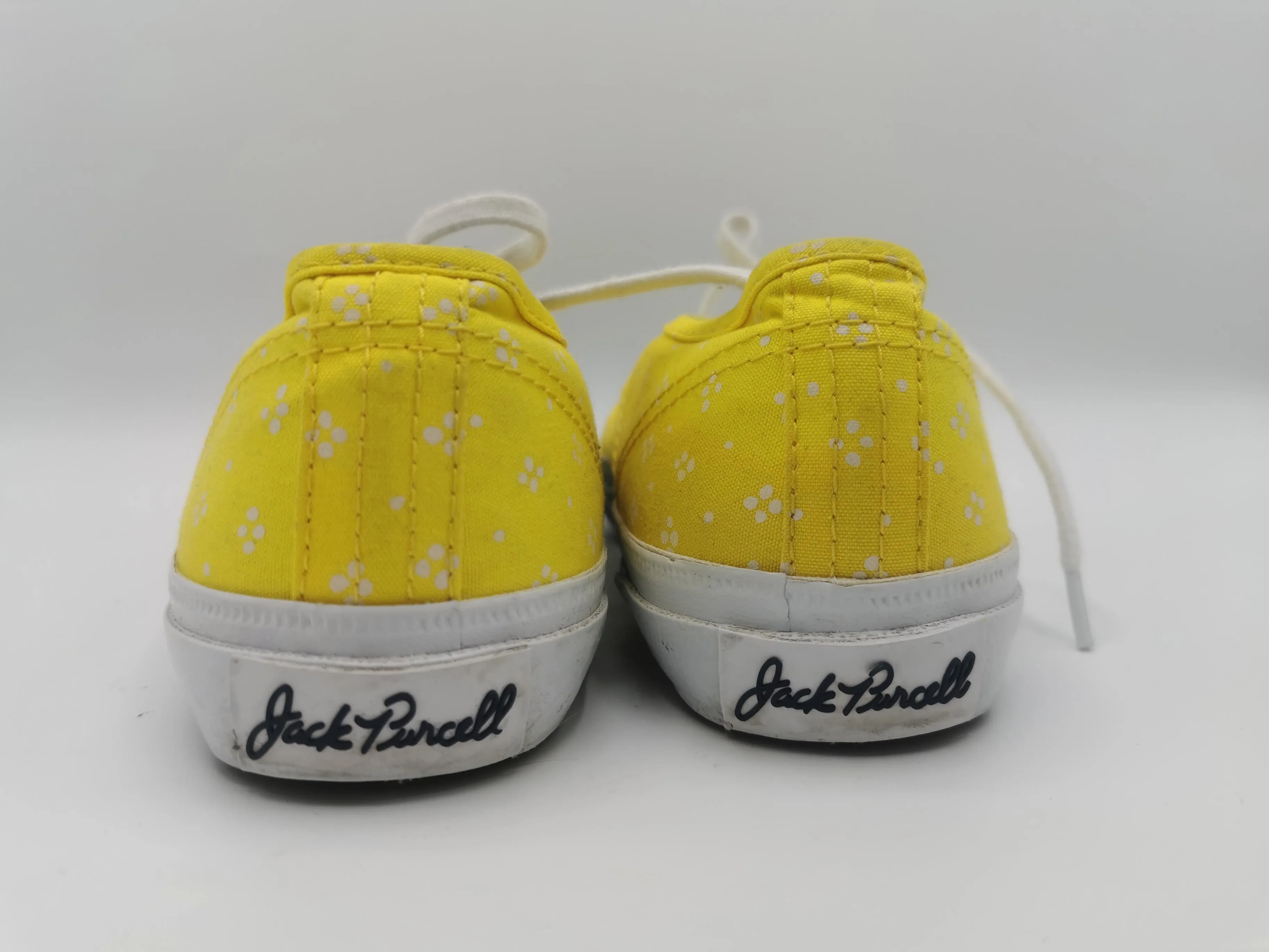 WOMENS SIZE 6 - JACK PURCELL, Converse Spring Collection, Low Top Yellow / White Flowers EUC B59