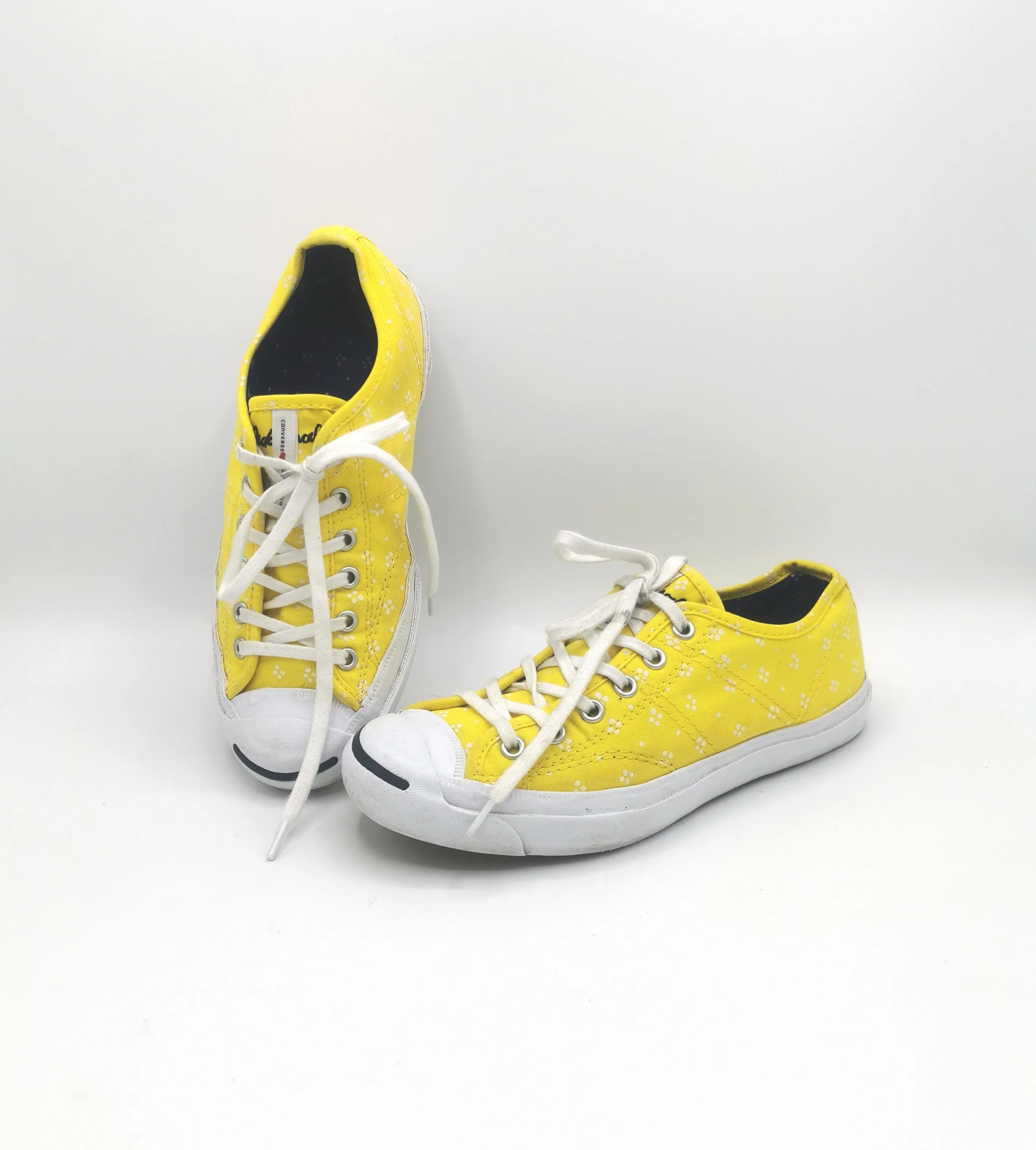 WOMENS SIZE 6 - JACK PURCELL, Converse Spring Collection, Low Top Yellow / White Flowers EUC B59